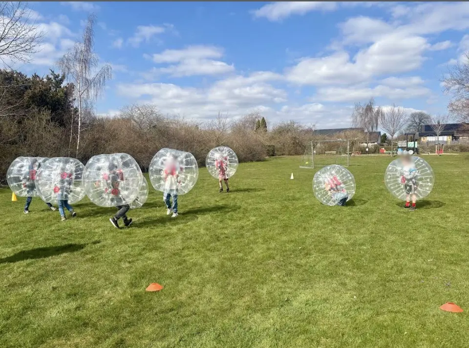 Svensexa i Simrishamn med bumperballs
